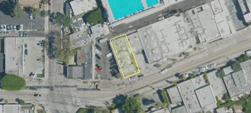 8755 Melrose Ave
