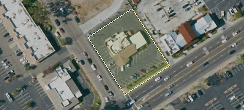 1347 Main St