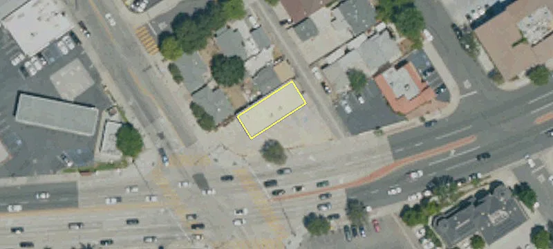 22817 Lyons Ave