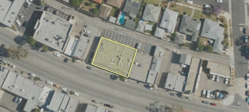 3320 Beverly Blvd
