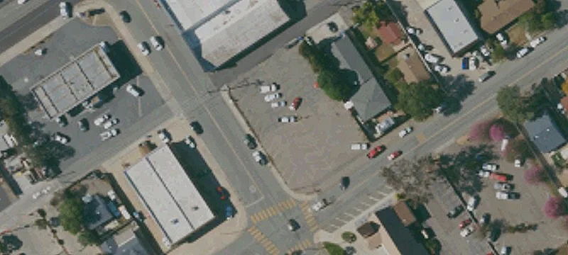 8th St