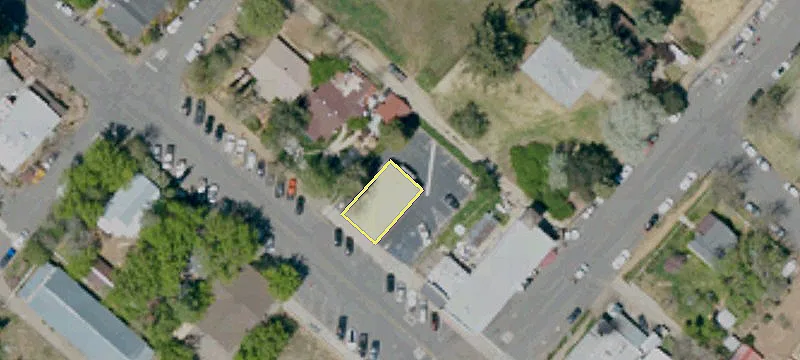 2216 Main St