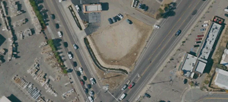 Hwy 8th Bus
