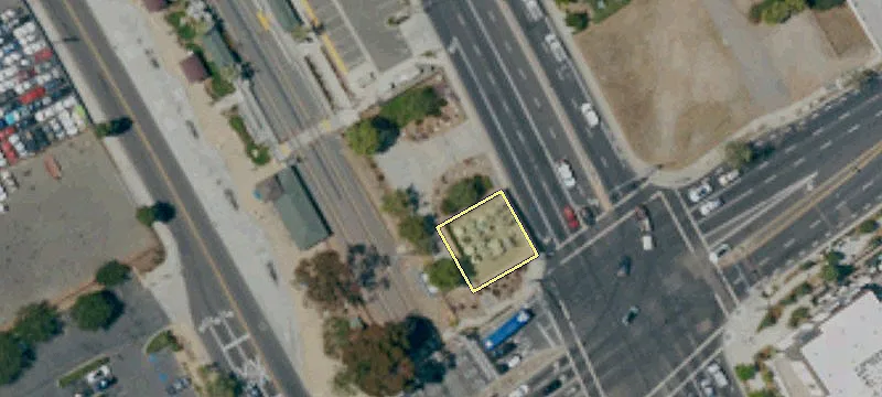 230 Santa Fe Ave