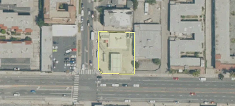 1638 San Fernando Blvd