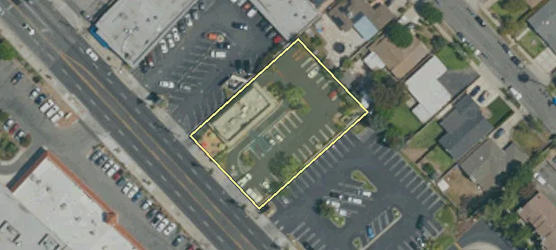 2021 Glenoaks Blvd