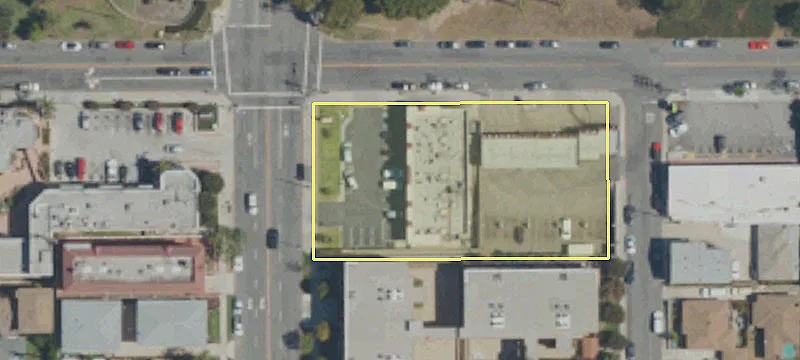 952 Main St