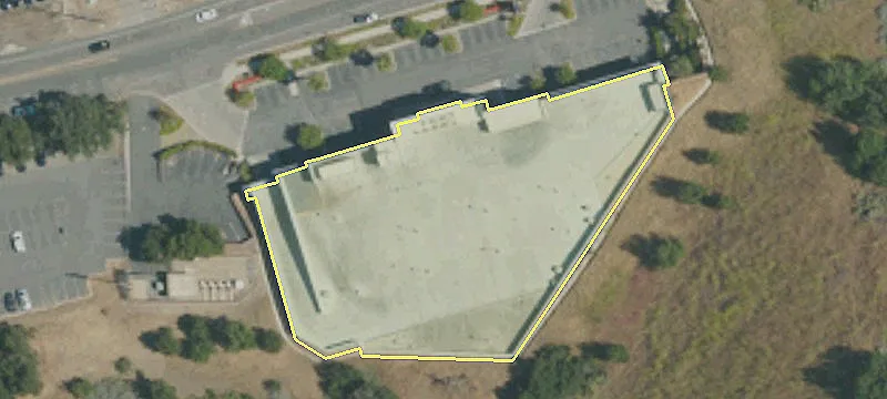 24400 Calabasas Rd