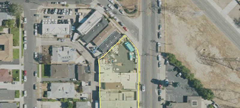 5743 Cahuenga Blvd