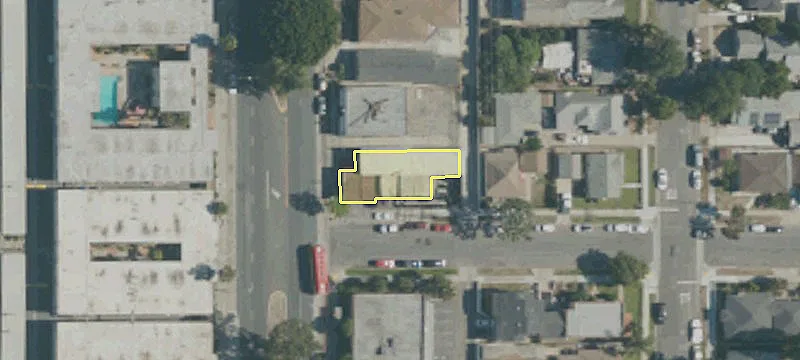 3302 Santa Fe Ave