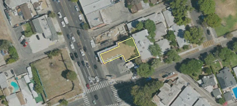 800 Hollywood Way