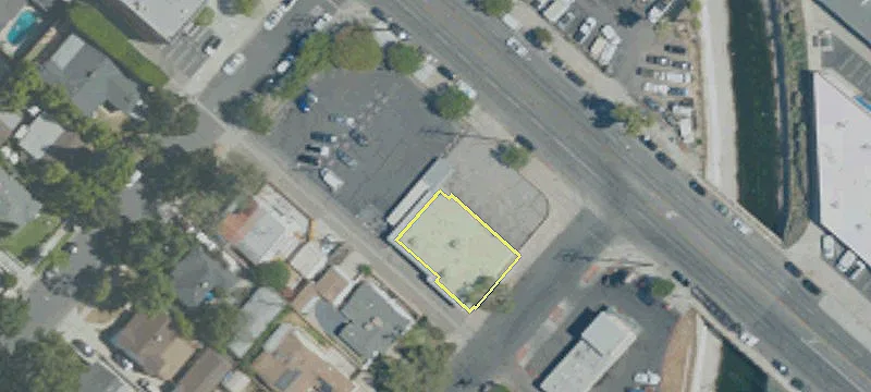 1235 Victory Blvd