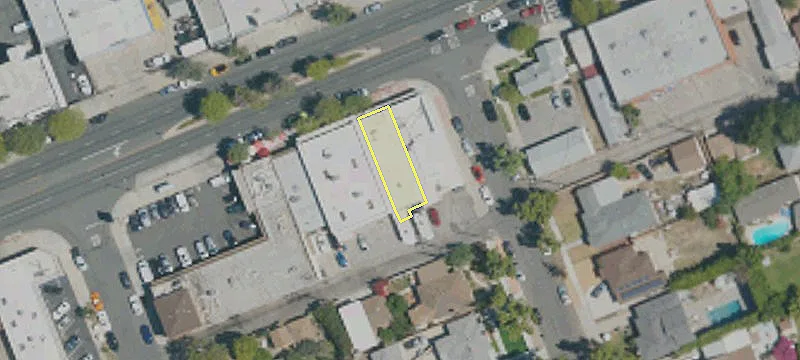 2704 Burbank Blvd