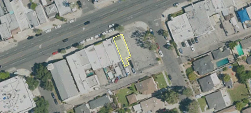 3006 Burbank Blvd