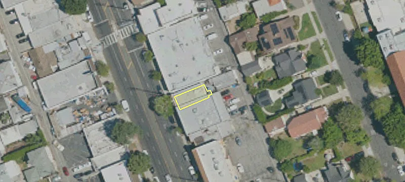 898 Hollywood Way