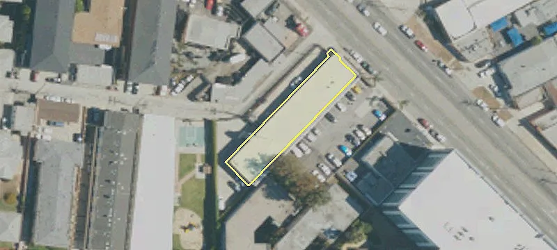 729 Centinela Ave