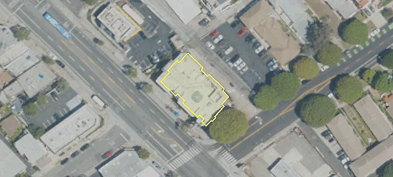 2221 Lincoln Blvd