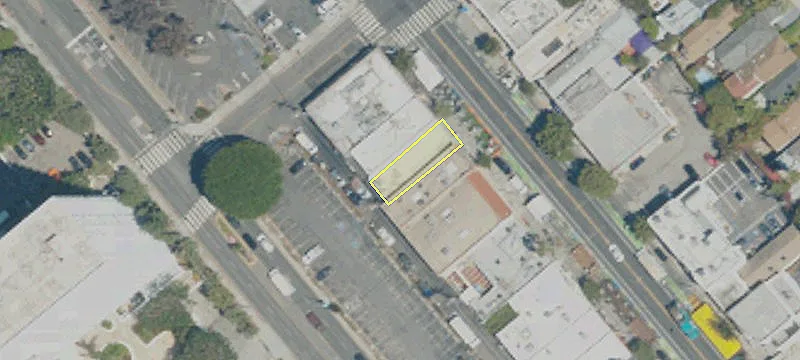 2710 Main St
