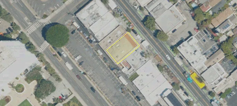 2716 Main St