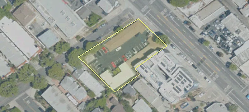 2102 Lincoln Blvd