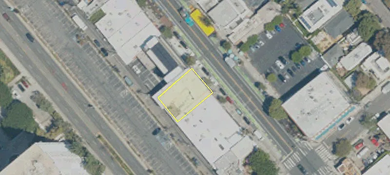 2802 Main St