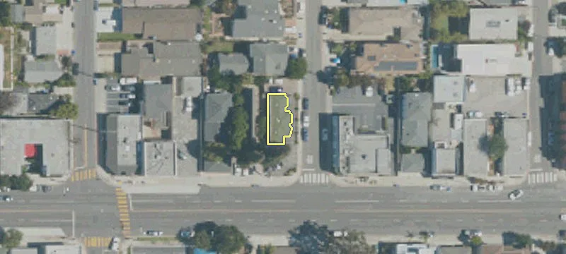 921 Manhattan Bch Blvd