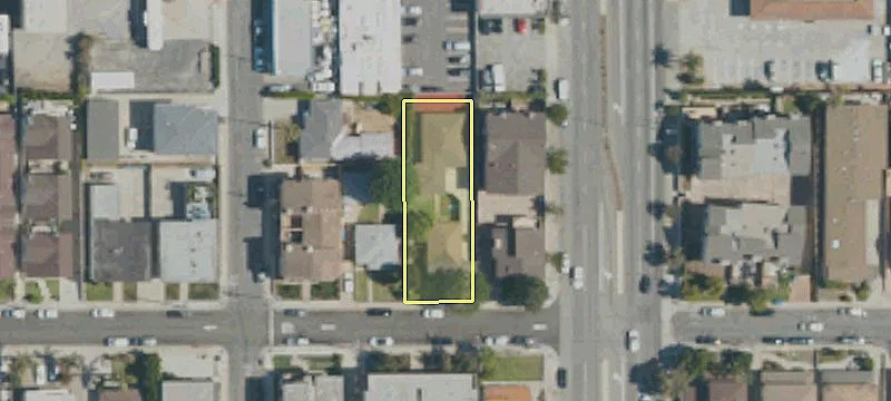 2705 Vanderbilt Ln