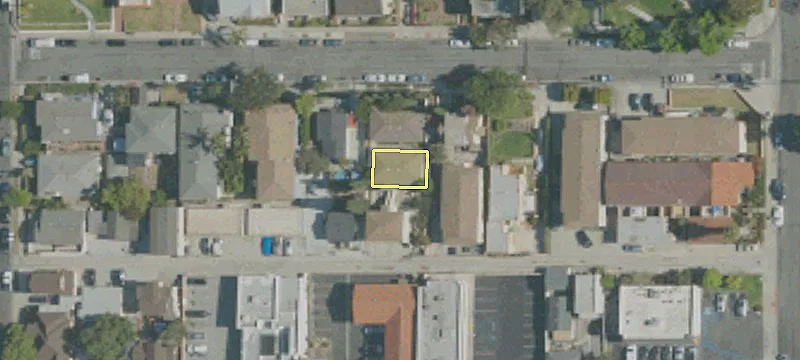 2700 Wall St