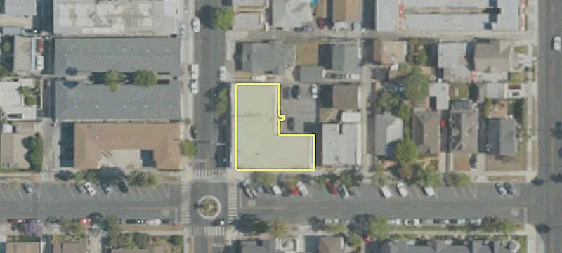 902 Daisy Ave