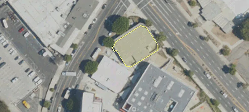 9001 Lincoln Blvd