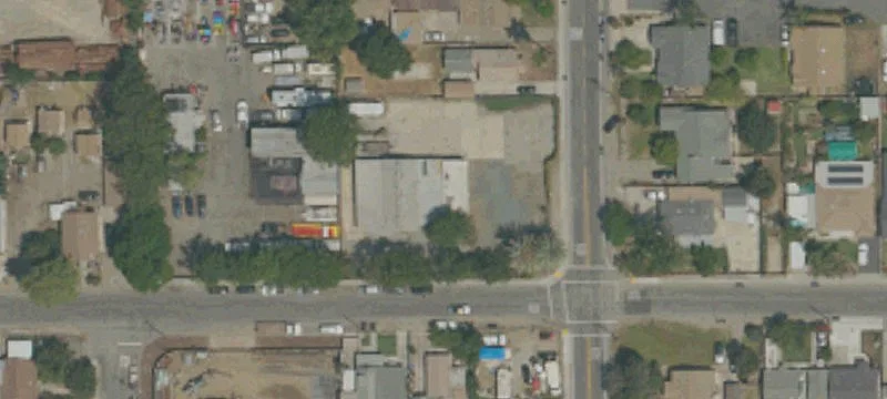 11090 Roswell Ave