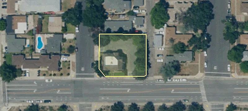 16742 Orange Way
