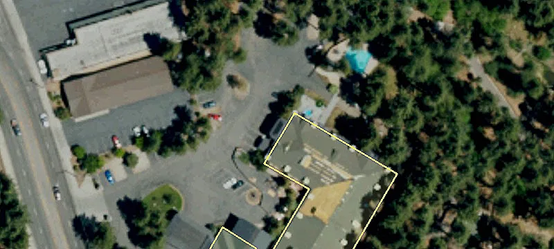 42200 Moonridge Rd