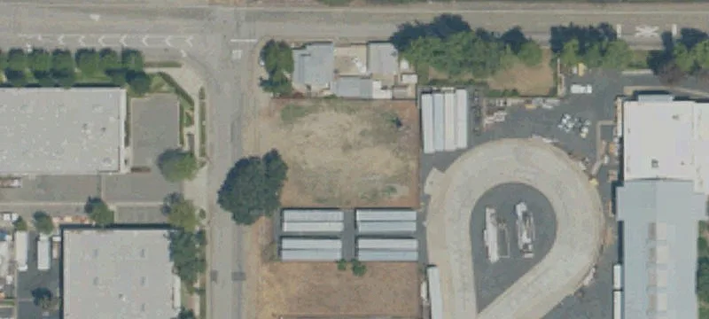 8983 Ctr Ave