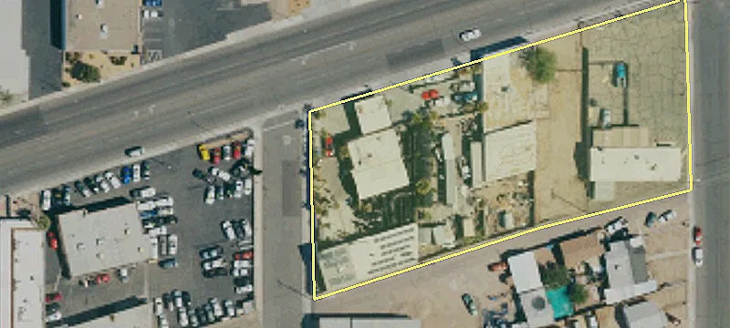 1140 Main St