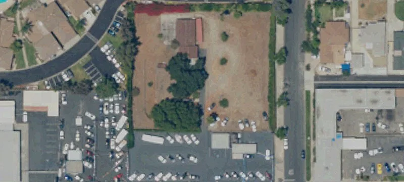 900 Holt Blvd