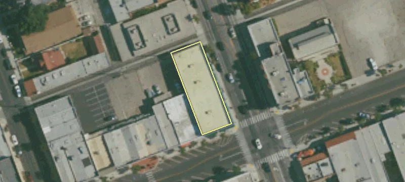989 Main St