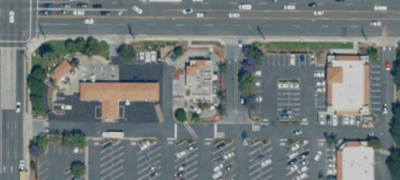 2710 Riverside Dr