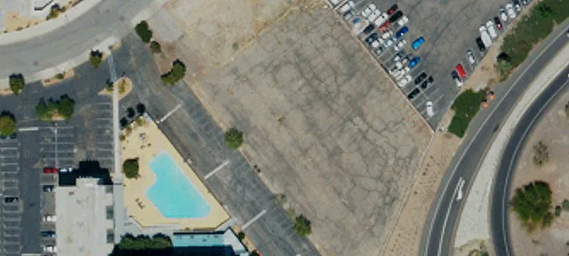 Ramona Ave