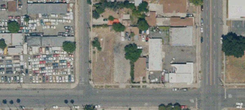 10th St