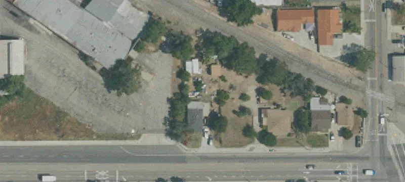 4852 Chino Ave