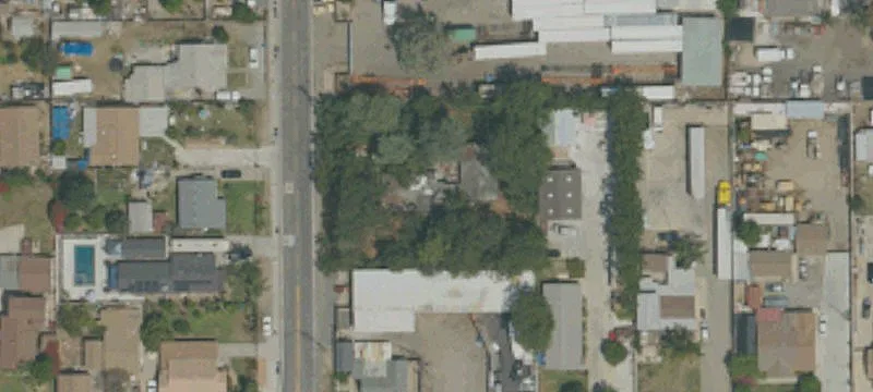 11267 Roswell Ave