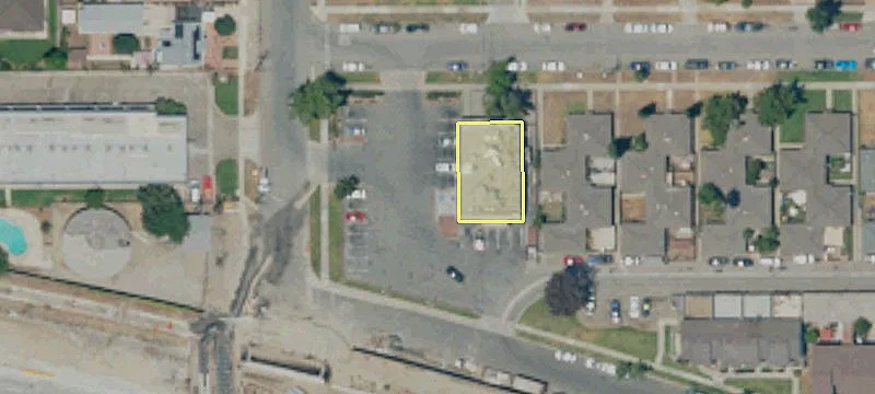 460 Campus Ave