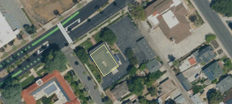 221 Brookside Ave