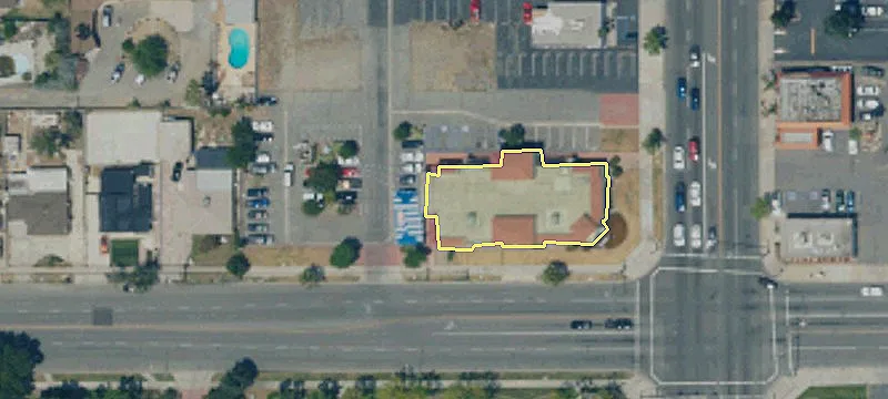 9288 Sierra Ave