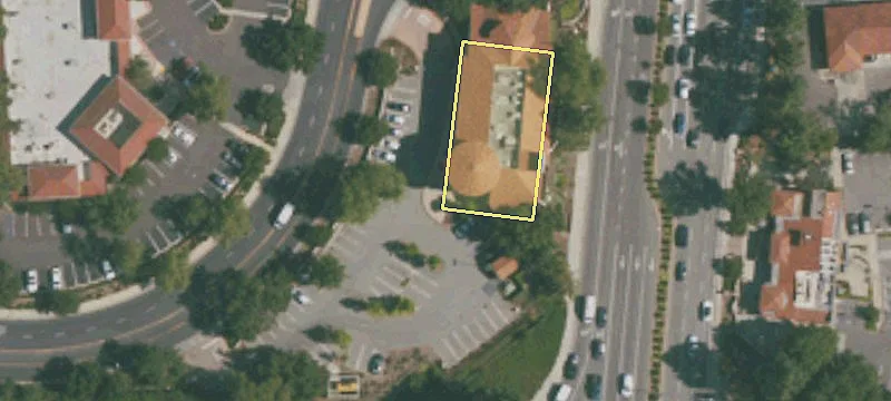 18 1000th Oaks Blvd