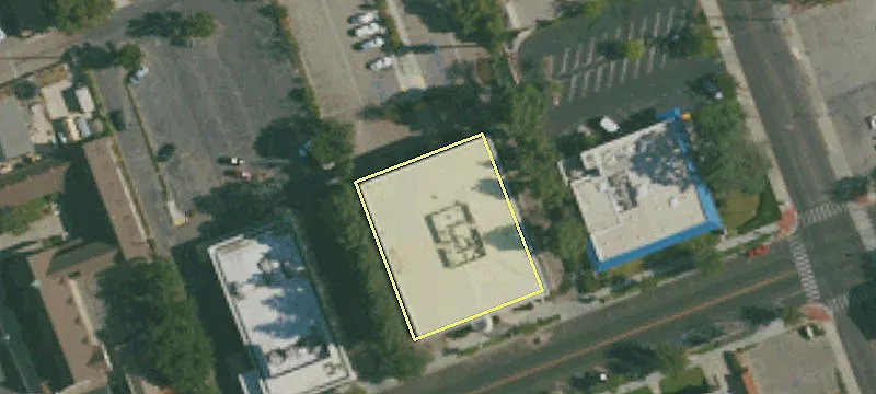 725 Main St