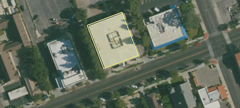 725 Main St