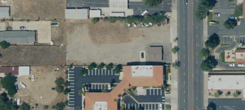 9176 Sierra Ave