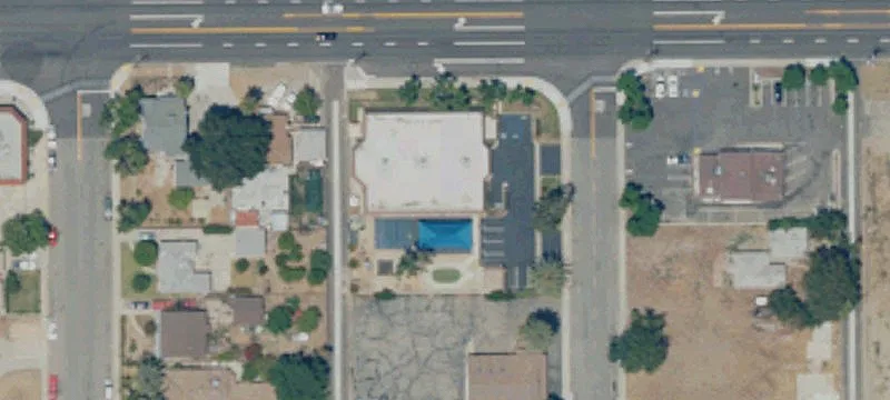 5585 Riverside Dr